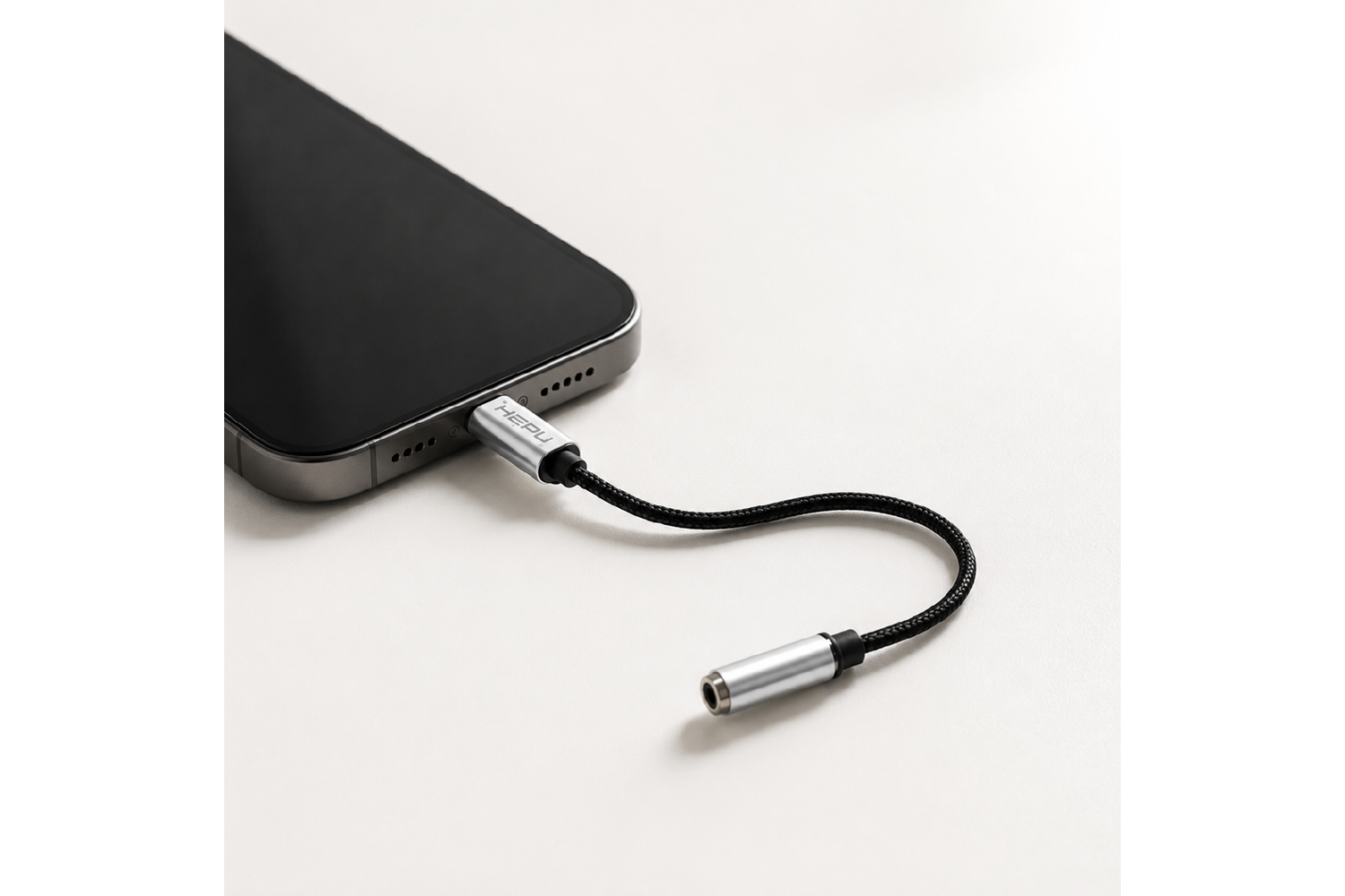 HEPU HP-19 iOS AUX Dönüştürücü – Lightning Girişli iPhone & iPad için Ses Adaptörü (30 cm)