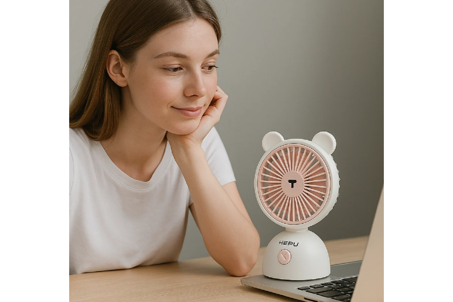 HEPU HP-F23 USB Şarjlı Sessiz Çalışan Masaüstü Mini Fan – Figürlü